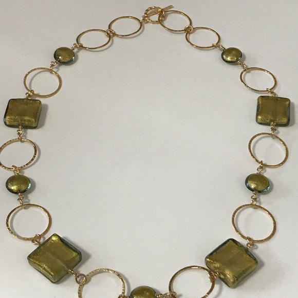 Elegant Gold and Green Necklace - Picture 6 of 7